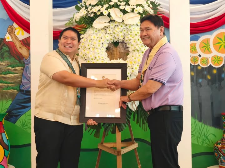 honored-at-13th-cityhood-anniversary:-‘father-of-mabalacat-city’-slams-successor