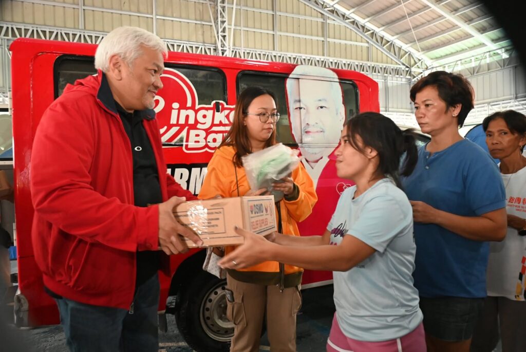 cong-pogi-delivers-hot-meals,-medical-aid-to-mabalacat-evacuees
