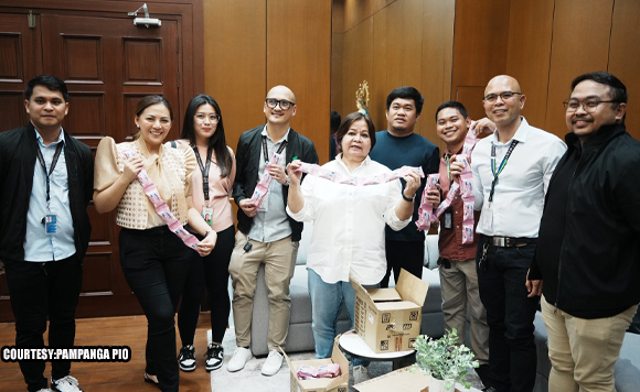 gov-pineda-thanks-ipi-for-donating-soaps-to-kapampangans
