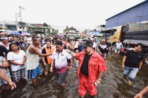 12,840-flood-hit-residents-in-pampanga-receive-aid-from-capitol 