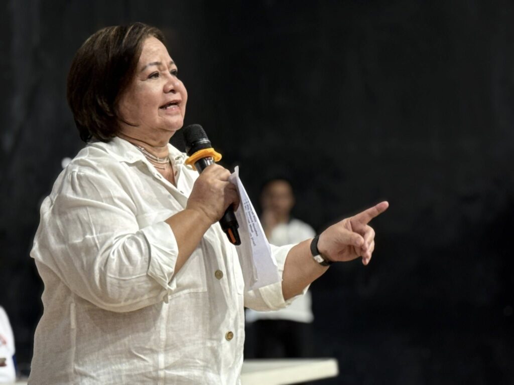 nanay-gov,-pcso-naghatid-ayuda-sa-mga-mangangalakal