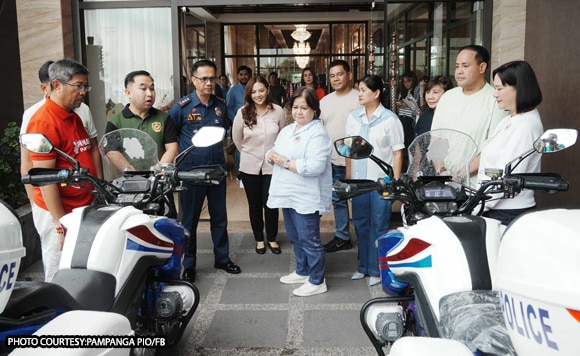 gov-pineda-leads-turnover-of-2-motorcycles-to-pdea-pampanga
