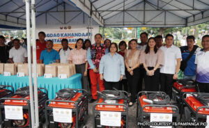 gov-pineda-gives-cell-phones,-generator-sets-to-21-coastal-barangays-in-pampanga