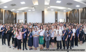 cdc-chief-agnes-devanadera,-9-other-gocc-execs-nominated-for-gcg’s-2025-leadership-award