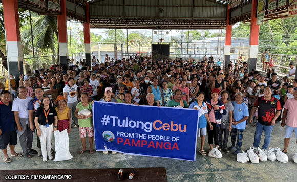 vg-pineda-leads-pampanga-contingent-in-delivering-assistance-to-quake-hit-cebu
