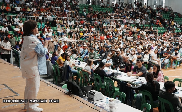 gov-pineda-provides-aid-to-over-2k-kapampangan-ambulant-vendors