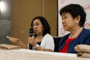 experts:-vaccines-are-safe,-effective