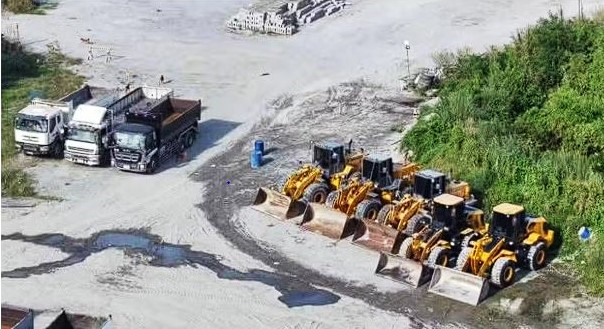 trouble-in-the-sand:-quarry-operators-shut-down-operation
