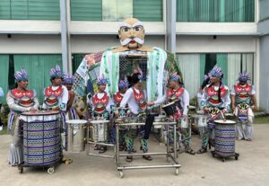 giant-puppets-take-to-the-streets-of-sta.-ana 