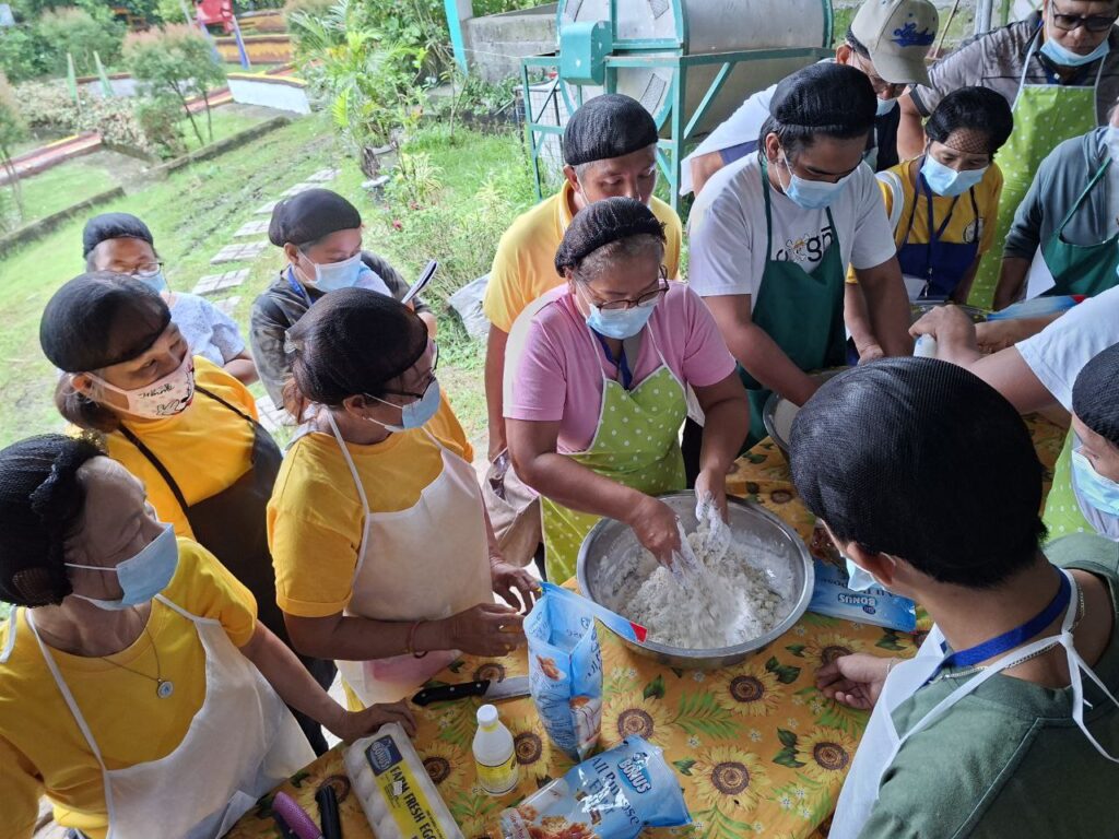 dswd-awards-p35-m-in-epahp-contracts-to-107-community-orgs-in-central-luzon