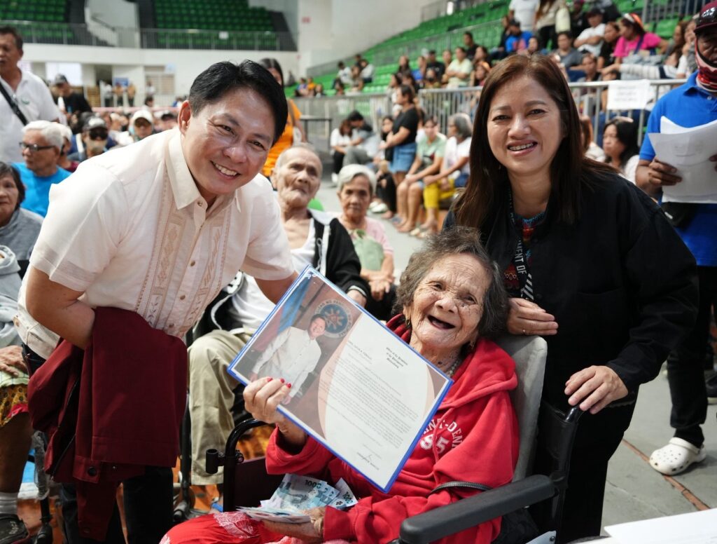 1,394-elderly-get-cash-gifts-from-ncsc,-capitol