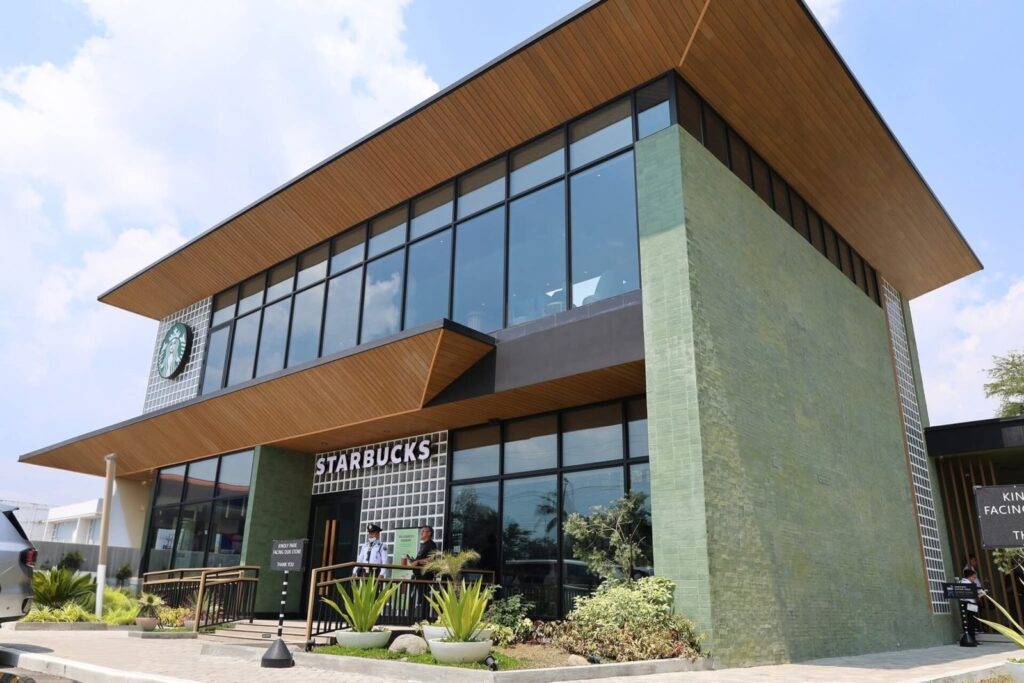 2-storey-starbucks-opens-in-subic