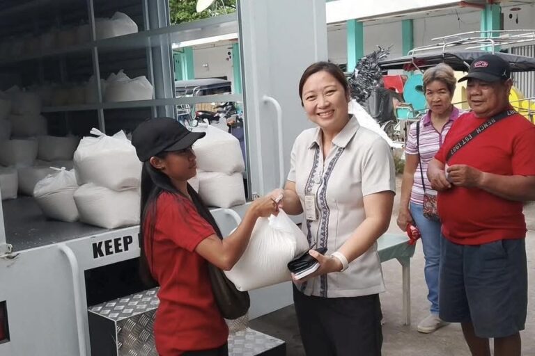 ‘benteng-bigas’-program-helps-balanga-city-families-buy-rice-amid-rising-fuel-prices
