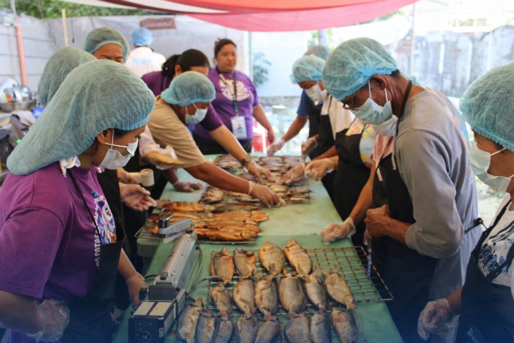 bfar-holds-fish-smoking-training-in-nueva-ecija-town