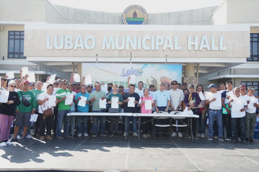 lgu,-capitol-aid-2,000-lubao-farmers,-fisherfolk  