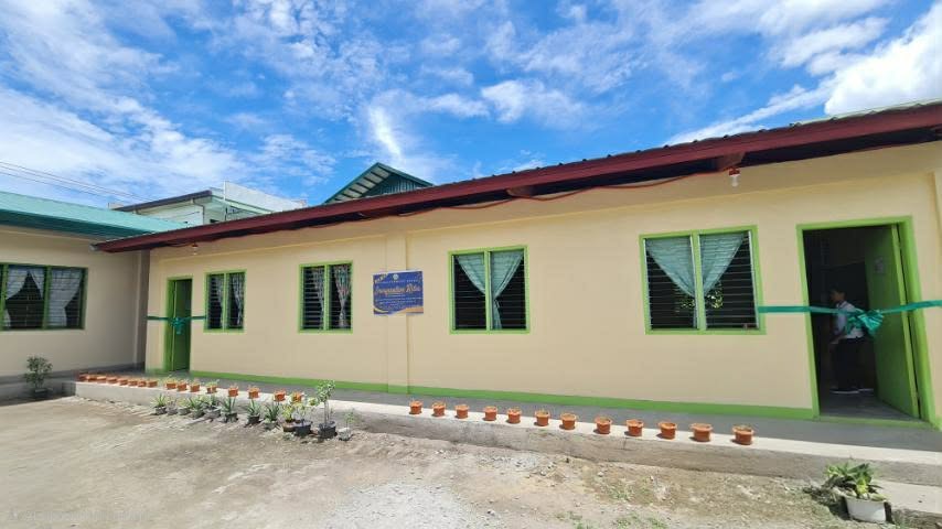 fil-chinese-chamber-of-commerce-turns-over 5-new-school-buildings-to-pampanga-public-schools  