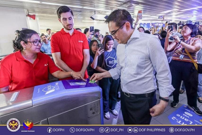 sec-go-announces-lrt-2-piso-fare-for-2-weeks-with-launch-of-cashless-payments-system