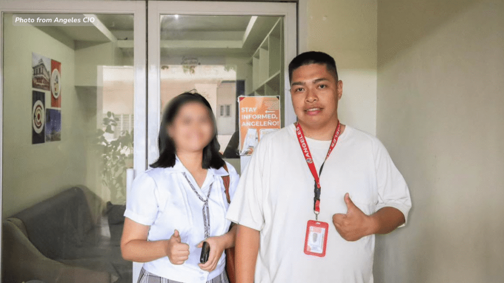 empleyado-ng-angeles-city-hall,-kinilala-matapos-isauli-ang-napulot-na-cellphone