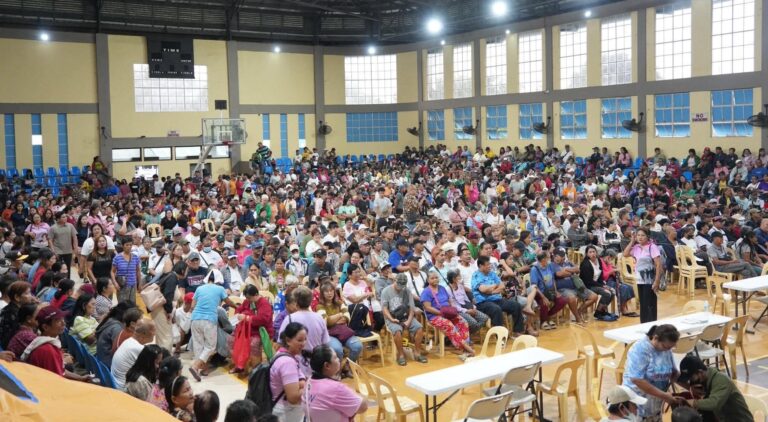790-patients-with-elevated-creatinine-get-medical assistance,-food-packs-from-capitol,-dswd