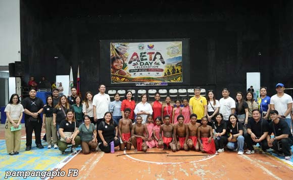 gov-pineda-spends-day-with-aeta-kabalens