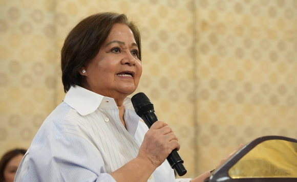 gov-pineda-holds-assessment-meeting-with-pampanga-medical,-health-workers