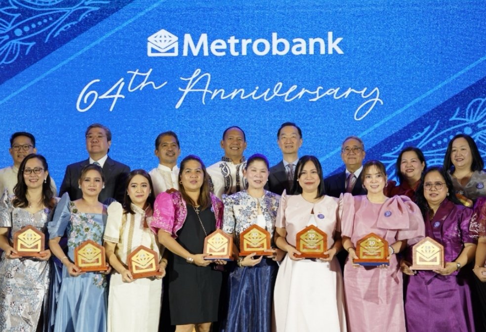 metrobank-honors-generations-of-metrobankers-who-helped-build-its-strength