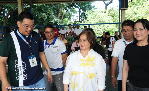gov-pineda-leads-release-of-cash-aid-to-over-4k-farmers,-fishers-in-pampanga