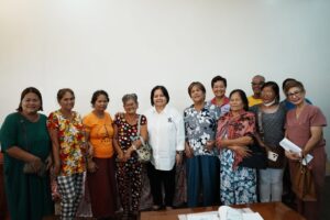 indigent-kapampangans-receive-free-dentures-from-capitol