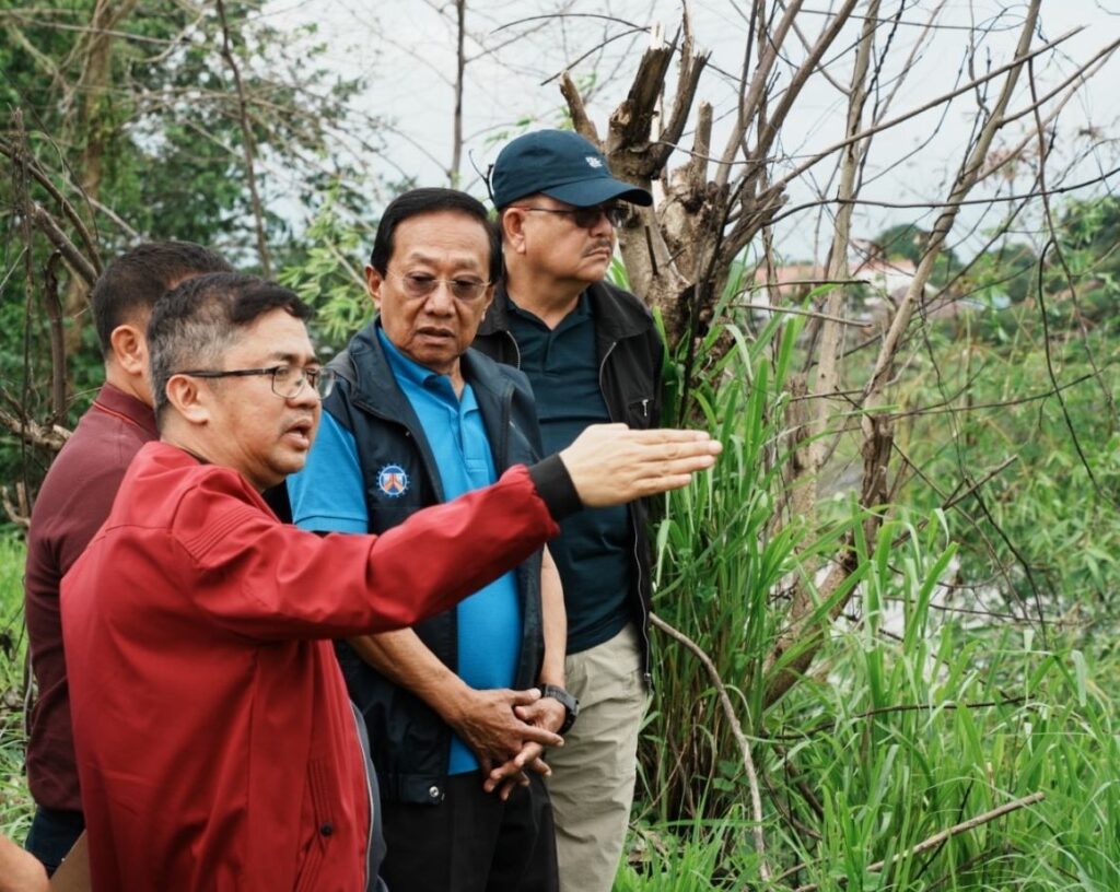 dpwh-chief-assesses-damaged-dike-road,-immediate-repair-set